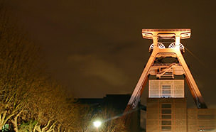 Anstoßen mit Pott Rum